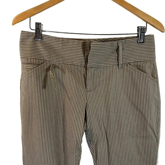 Old Navy Tan And White Striped Chino Pants Size 6 Stretch Career Professional - Picture 3 of 7